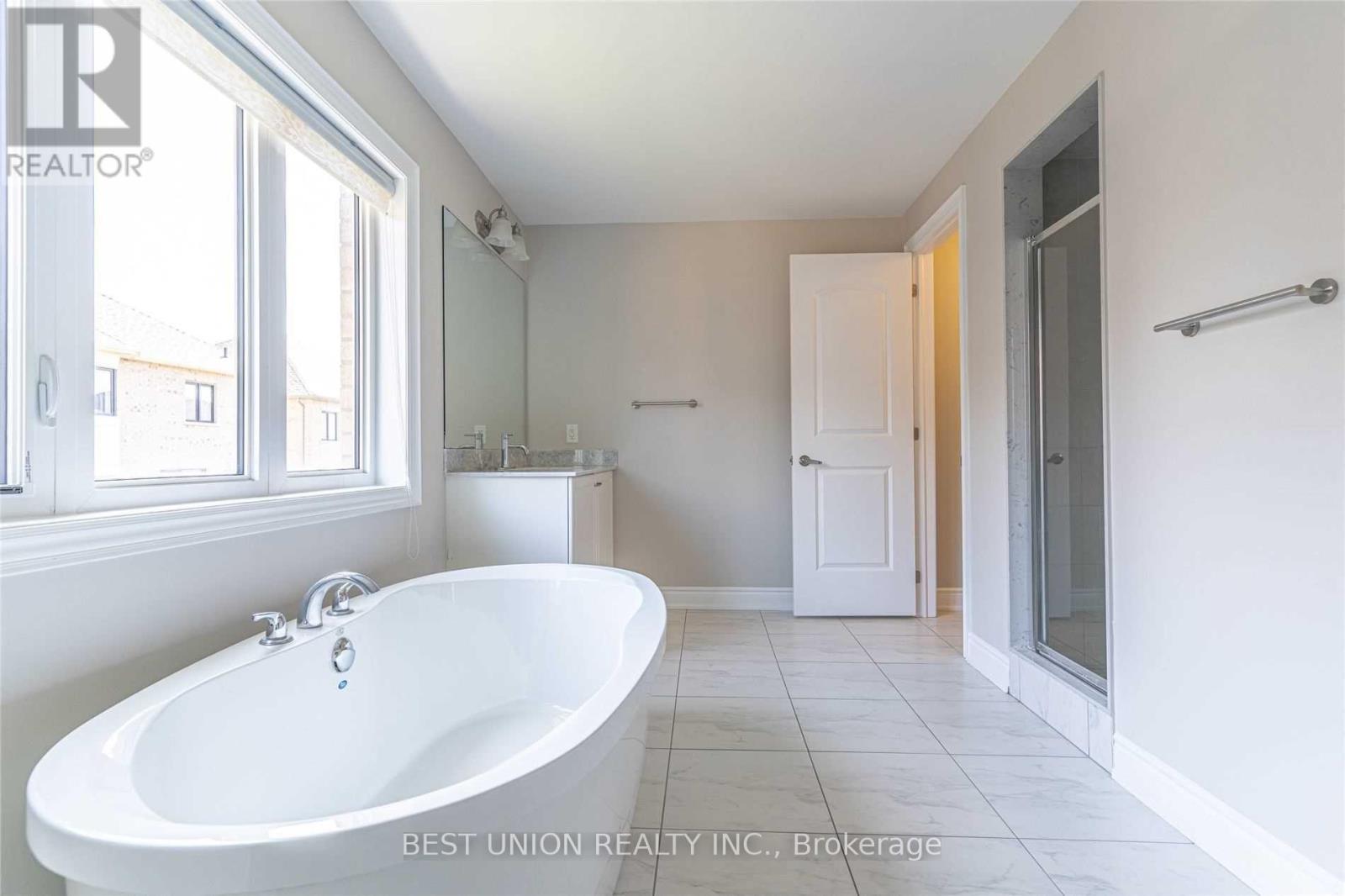 45 Walter English Drive, East Gwillimbury, Ontario  L9N 0R8 - Photo 35 - N13843634