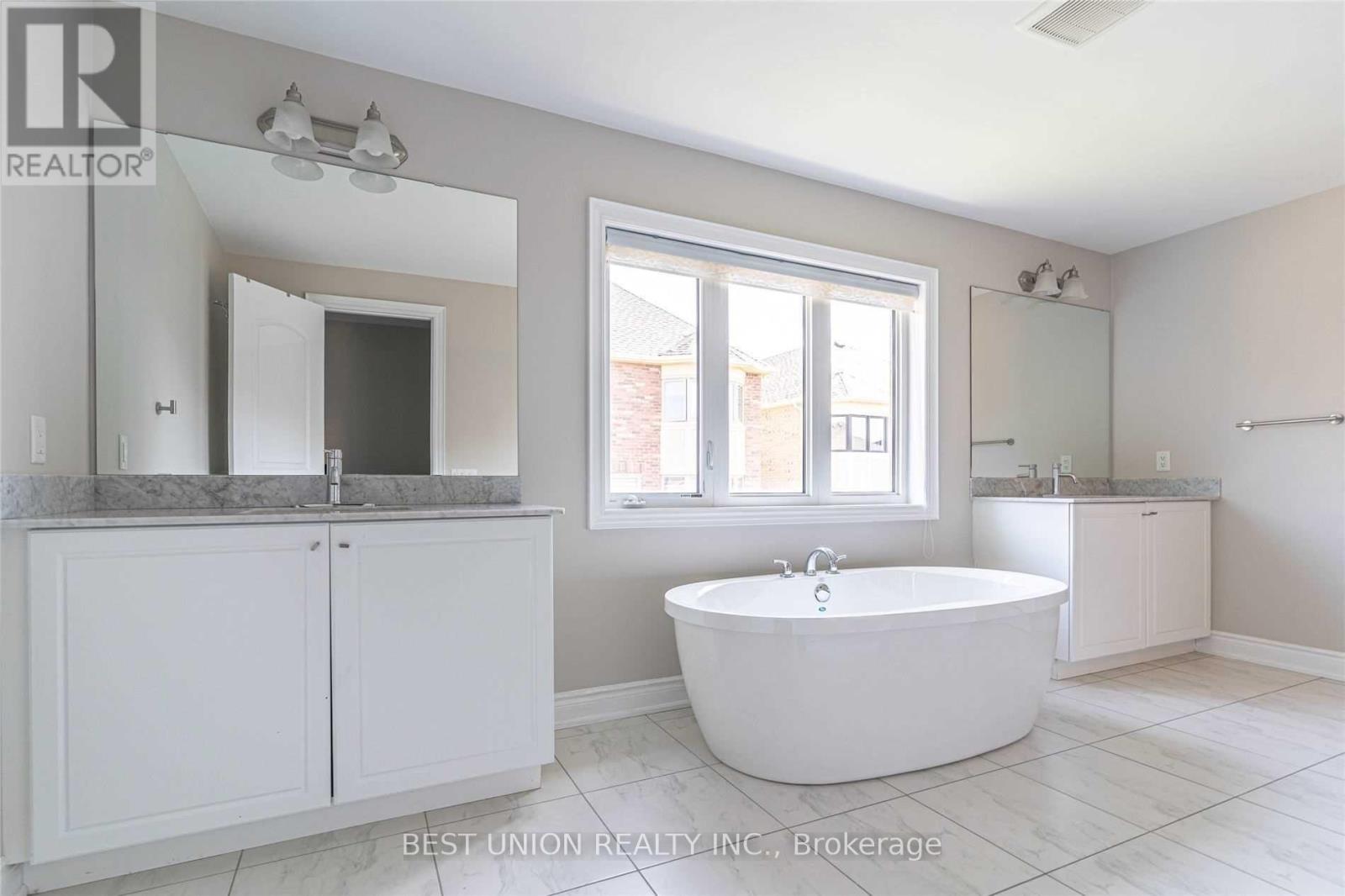 45 Walter English Drive, East Gwillimbury, Ontario  L9N 0R8 - Photo 36 - N13843634