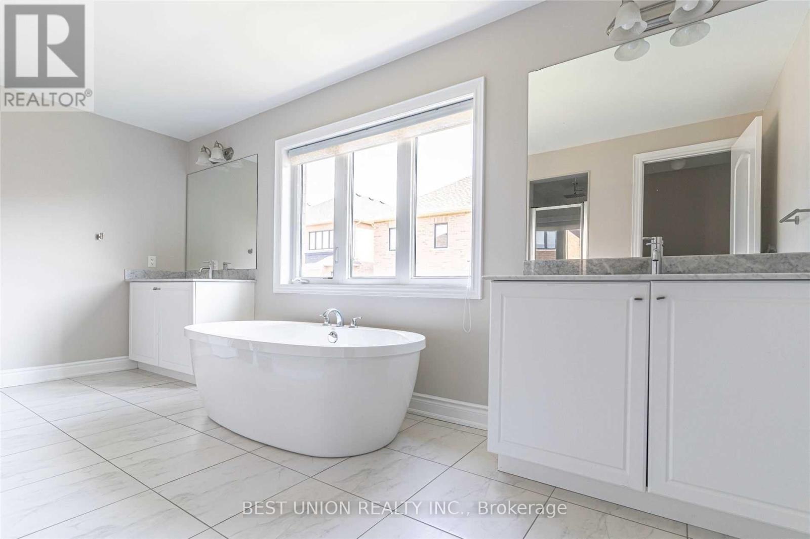 45 Walter English Drive, East Gwillimbury, Ontario  L9N 0R8 - Photo 37 - N13843634