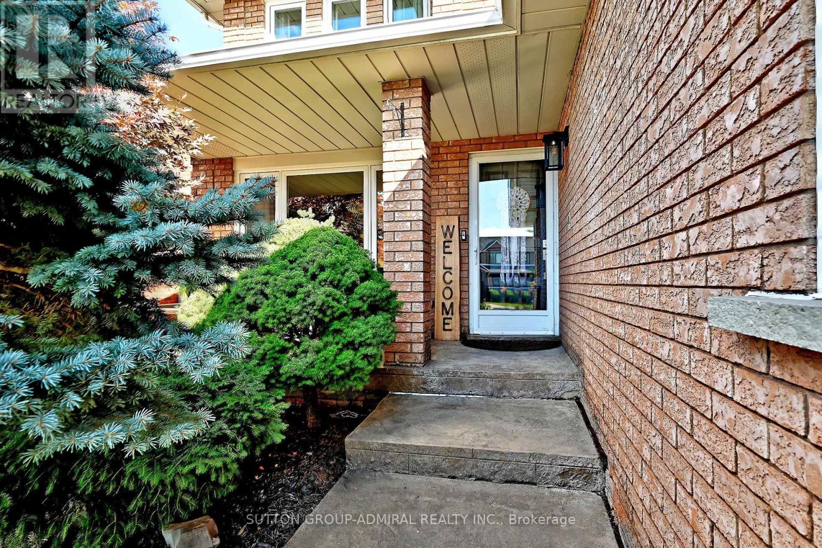 62 Castlehill Road, Vaughan, Ontario  L6A 1N8 - Photo 3 - N13843636
