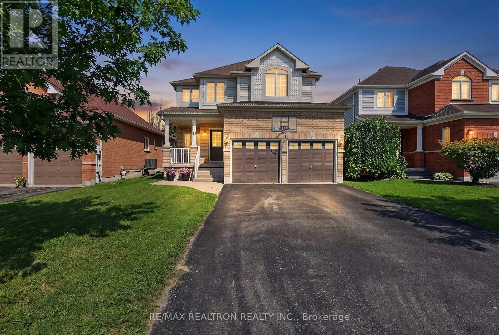 11 Tudor Crescent, Barrie, Ontario  L4M 0A8 - Photo 1 - S13843572