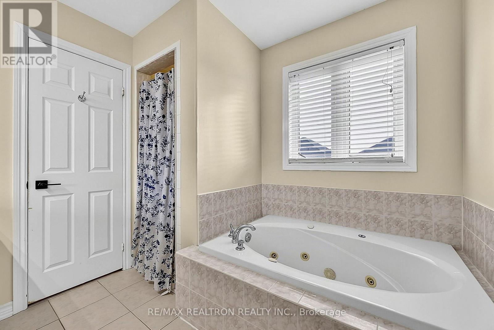 11 Tudor Crescent, Barrie, Ontario  L4M 0A8 - Photo 25 - S13843572