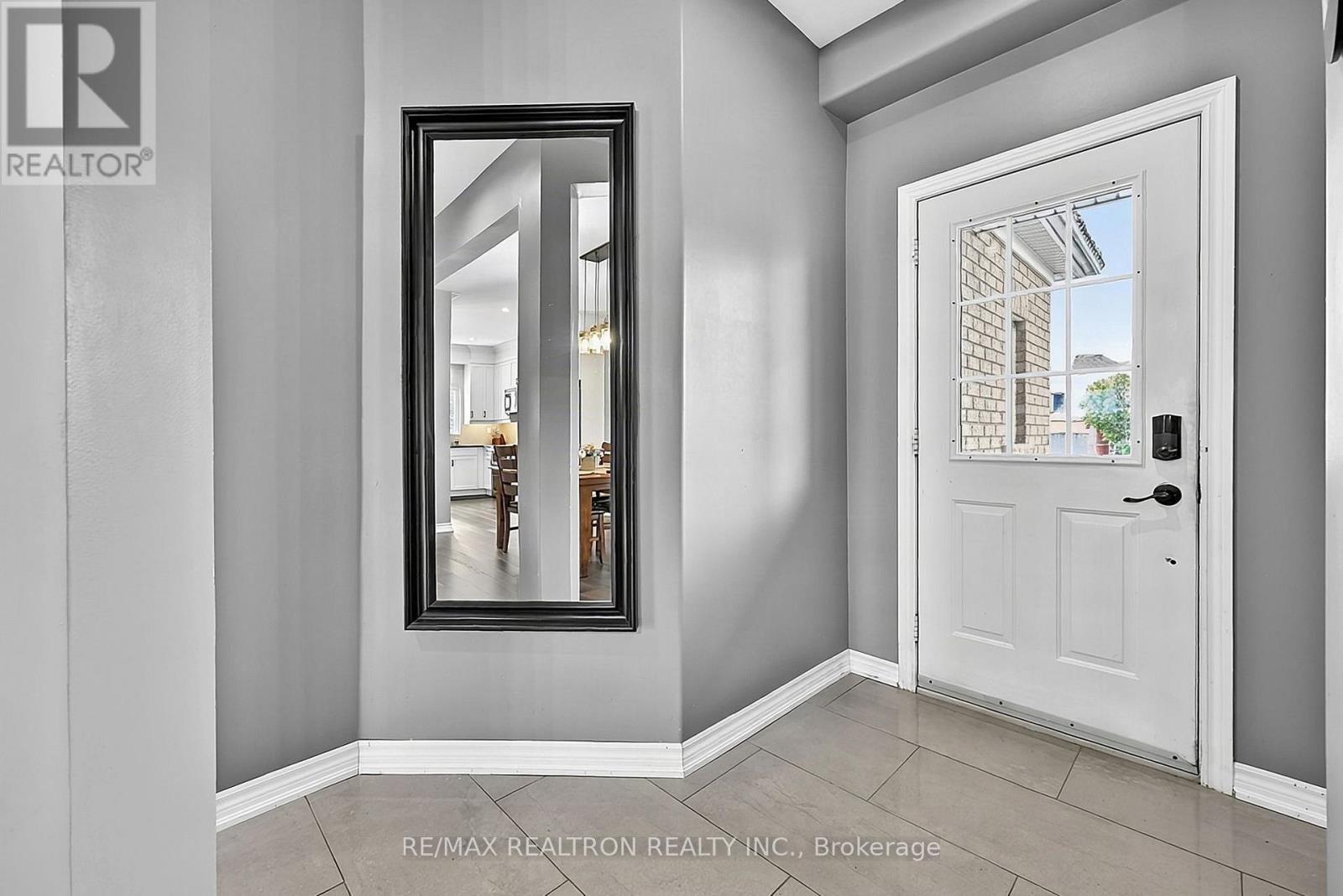 11 Tudor Crescent, Barrie, Ontario  L4M 0A8 - Photo 6 - S13843572