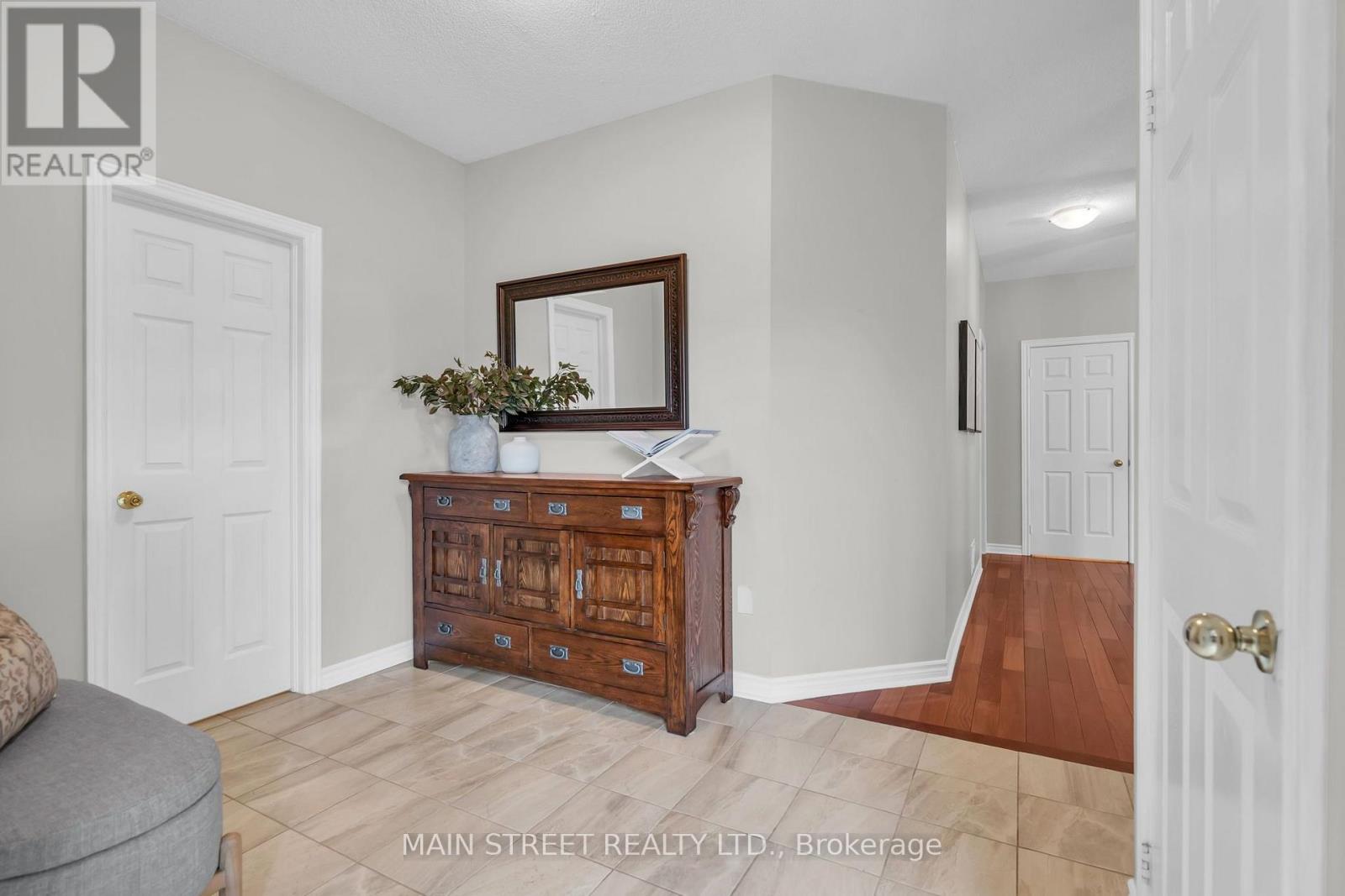 27 Max Avenue, Barrie (Painswick South), Ontario  L4N 0Y3 - Photo 3 - S13843616