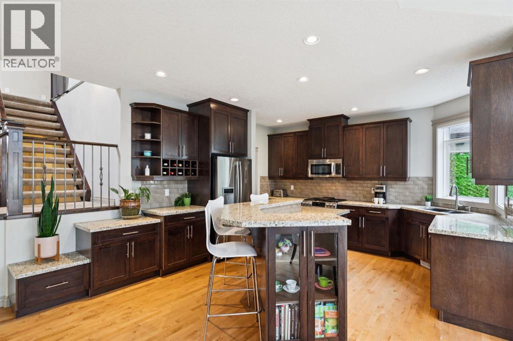 42 West Cedar Place Sw, Calgary, Alberta  T3H 5T9 - Photo 8 - A2348939