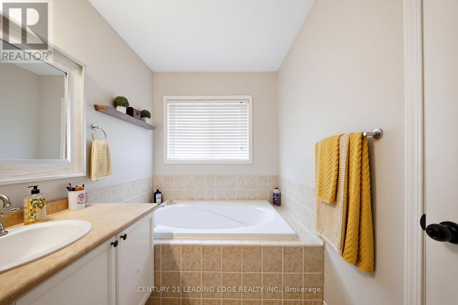 10 Dodds Square, Clarington, Ontario  L1C 5N1 - Photo 25 - E13843128