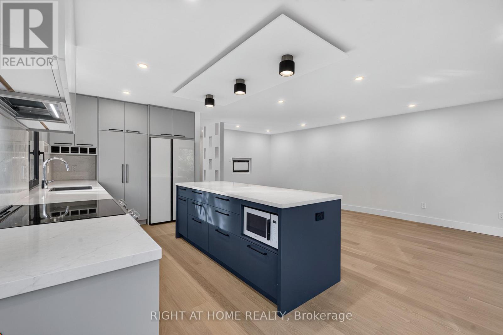 3361 Rhonda Valley, Mississauga, Ontario  L5A 3G1 - Photo 8 - W13843592