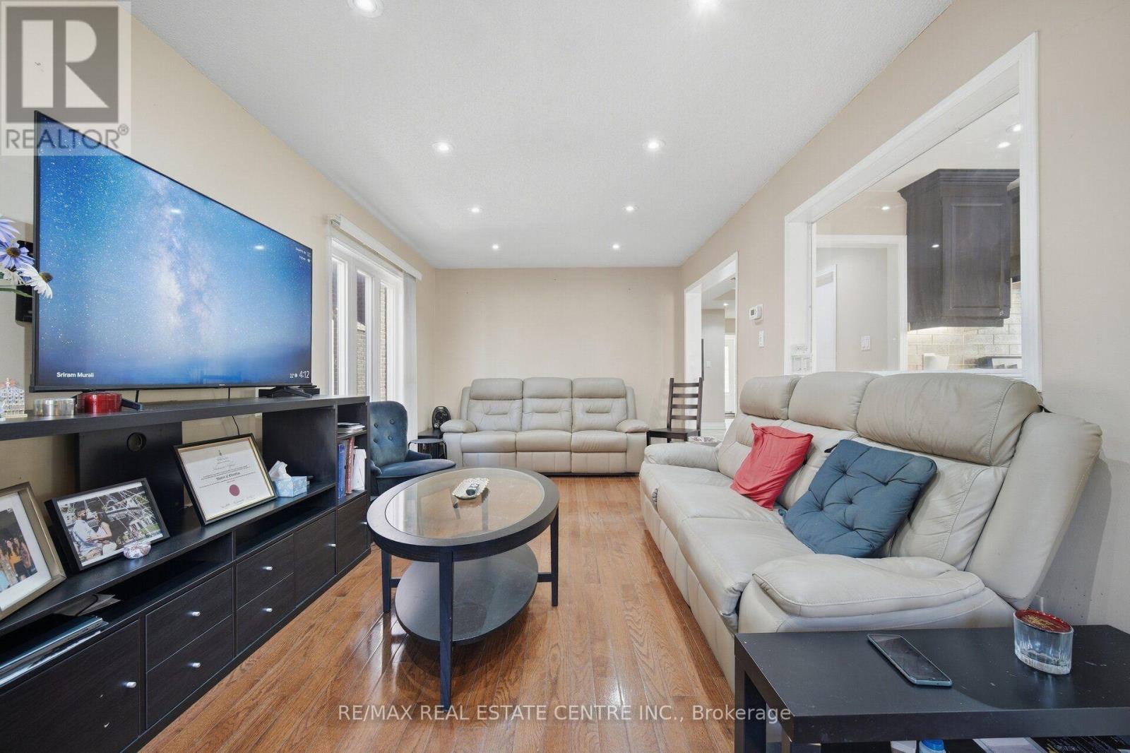 22 Faywood Drive, Brampton (Fletcher's West), Ontario  L6Y 4K3 - Photo 12 - W13843622