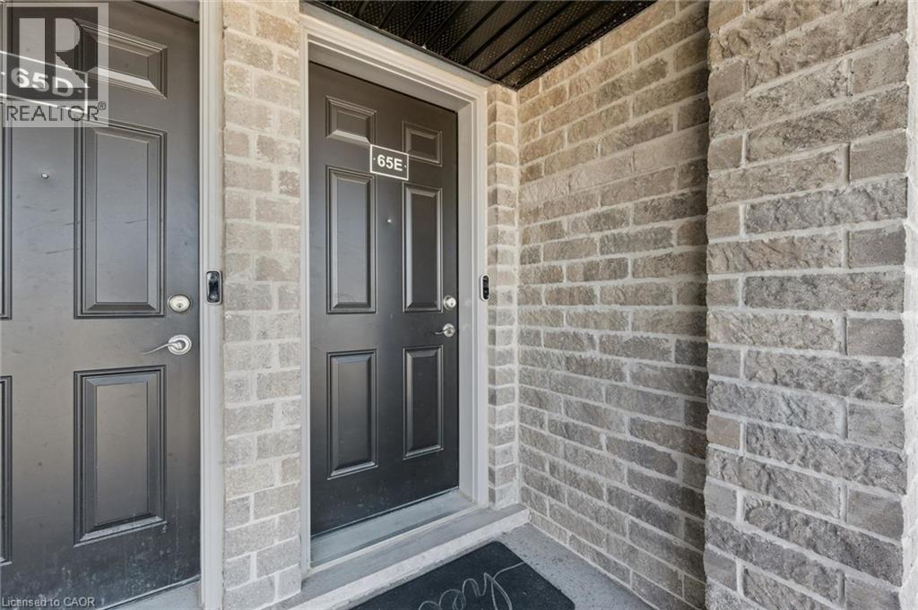1989 S Ottawa Street S Unit# 65e, Kitchener, Ontario  N2E 0G7 - Photo 4 - 40863301