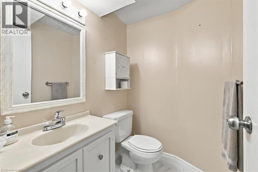 2197 Pembroke Court, Burlington, Ontario  L7P 3X8 - Photo 38 - 40866805