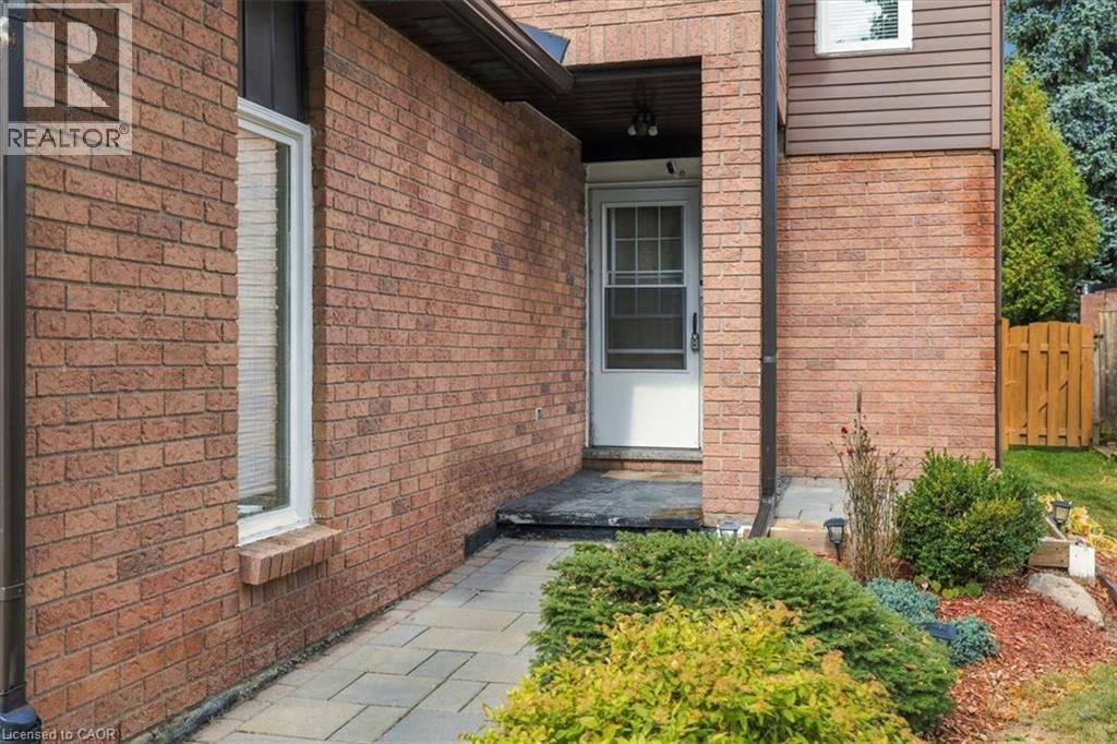 2197 Pembroke Court, Burlington, Ontario  L7P 3X8 - Photo 5 - 40866805