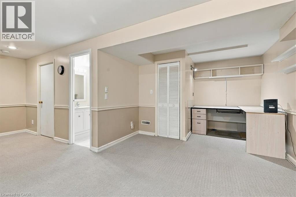 2197 Pembroke Court, Burlington, Ontario  L7P 3X8 - Photo 35 - 40866805