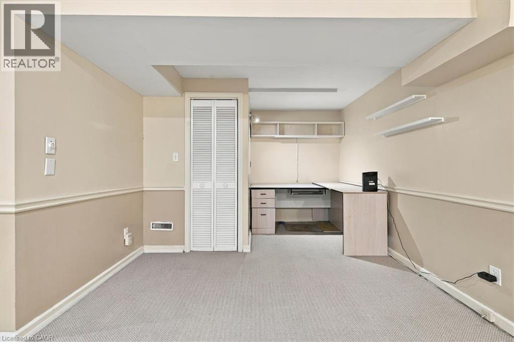 2197 Pembroke Court, Burlington, Ontario  L7P 3X8 - Photo 36 - 40866805