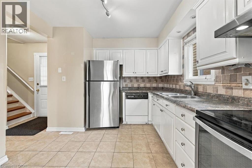 2197 Pembroke Court, Burlington, Ontario  L7P 3X8 - Photo 15 - 40866805