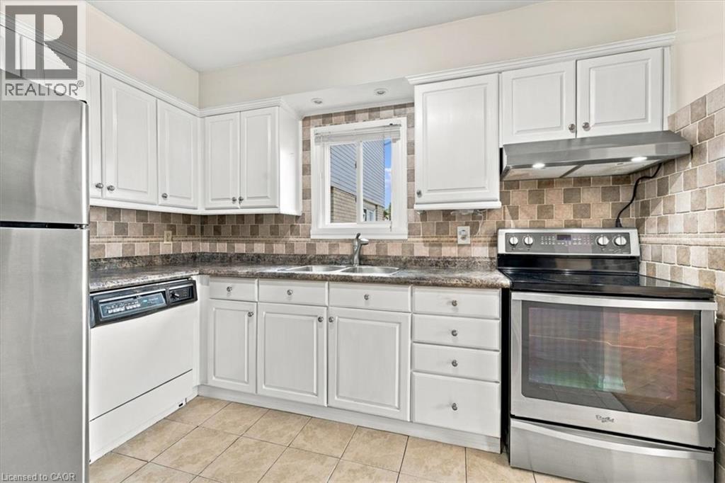 2197 Pembroke Court, Burlington, Ontario  L7P 3X8 - Photo 18 - 40866805