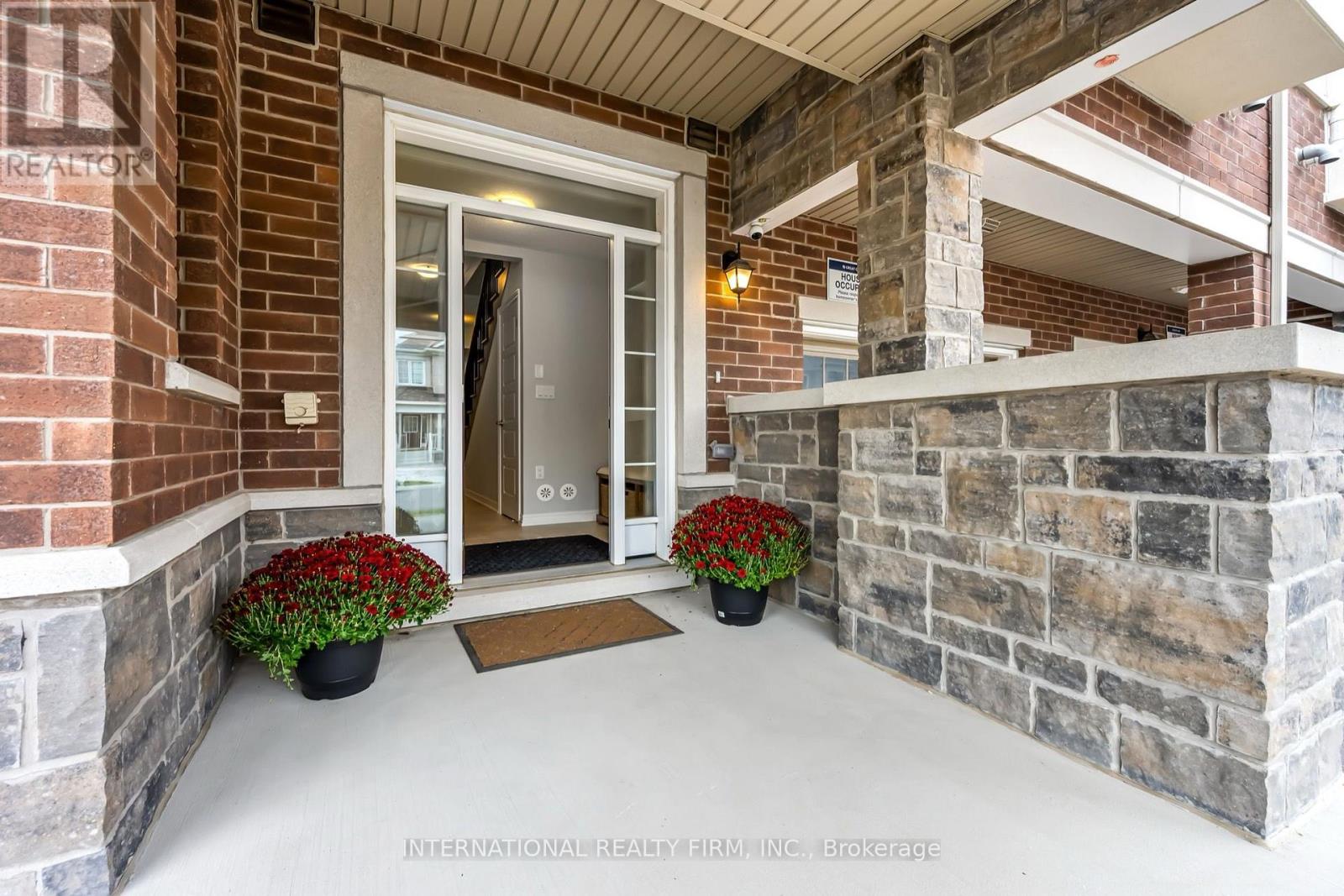 36 Paisley Drive, Bradford West Gwillimbury, Ontario  L3Z 4P2 - Photo 4 - N13842012