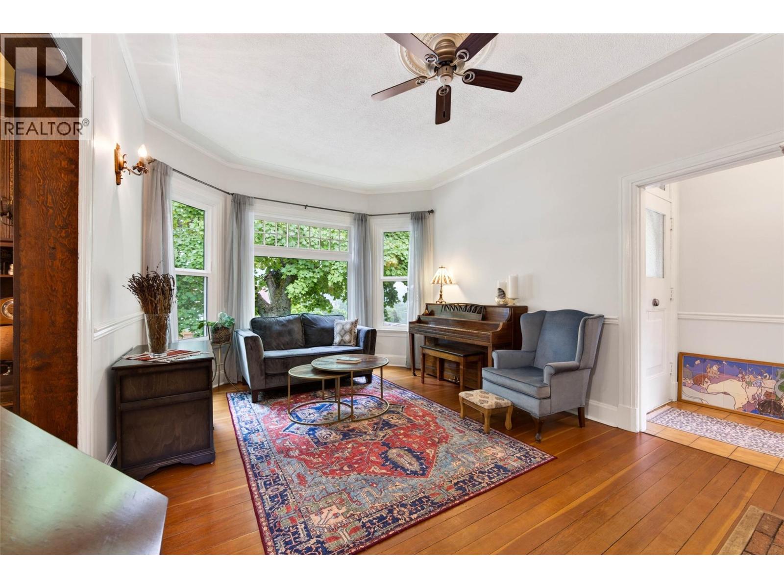 502 Houston Street, Nelson, British Columbia  V1L 5H7 - Photo 4 - 10402076
