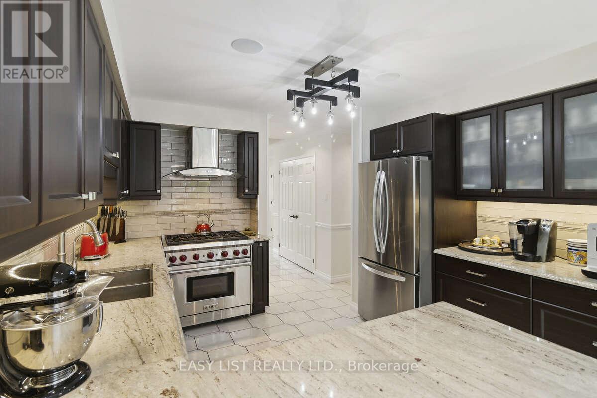 31 Bloomfield Trail, Richmond Hill, Ontario  L4E 2J8 - Photo 13 - N12901408