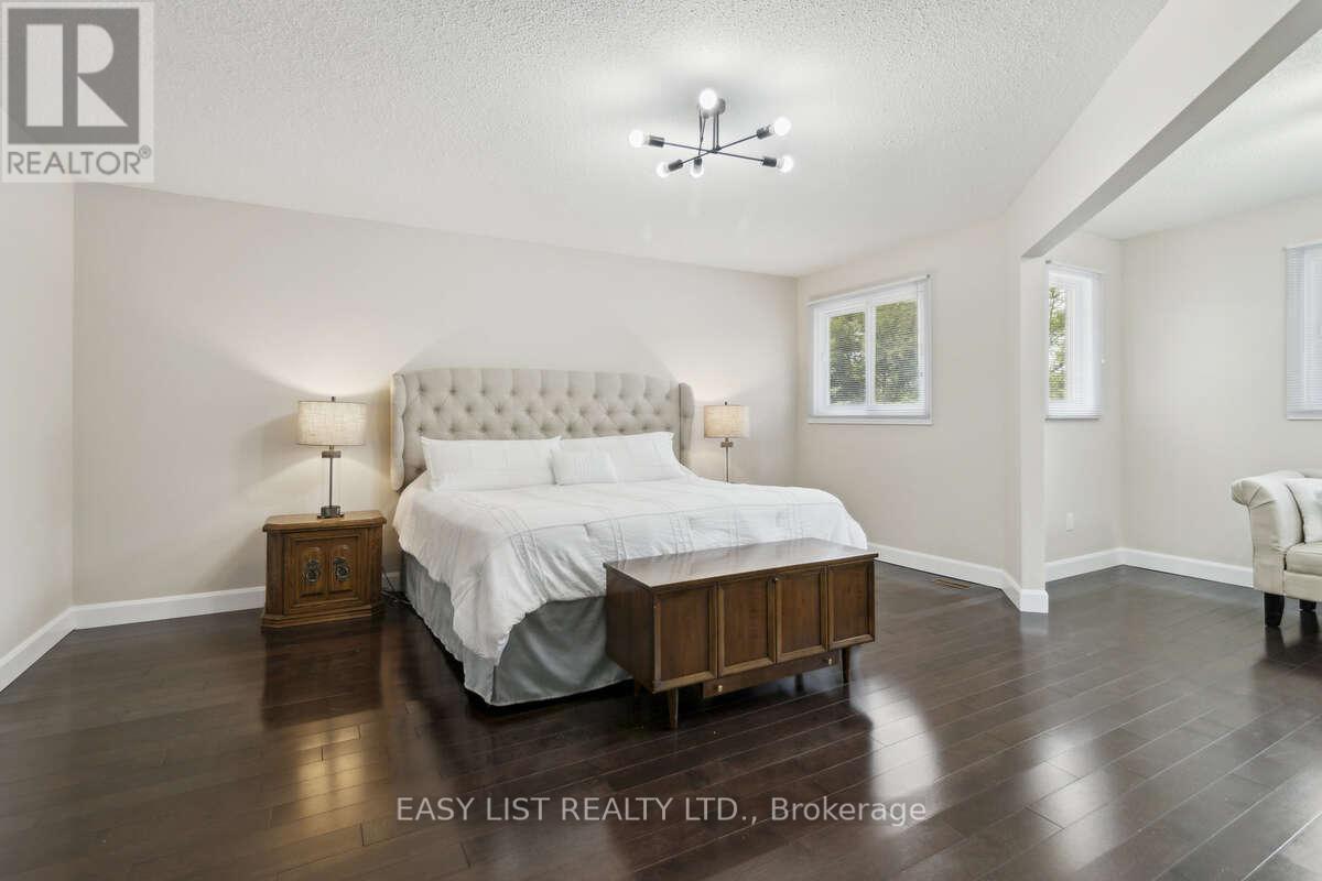 31 Bloomfield Trail, Richmond Hill, Ontario  L4E 2J8 - Photo 33 - N12901408