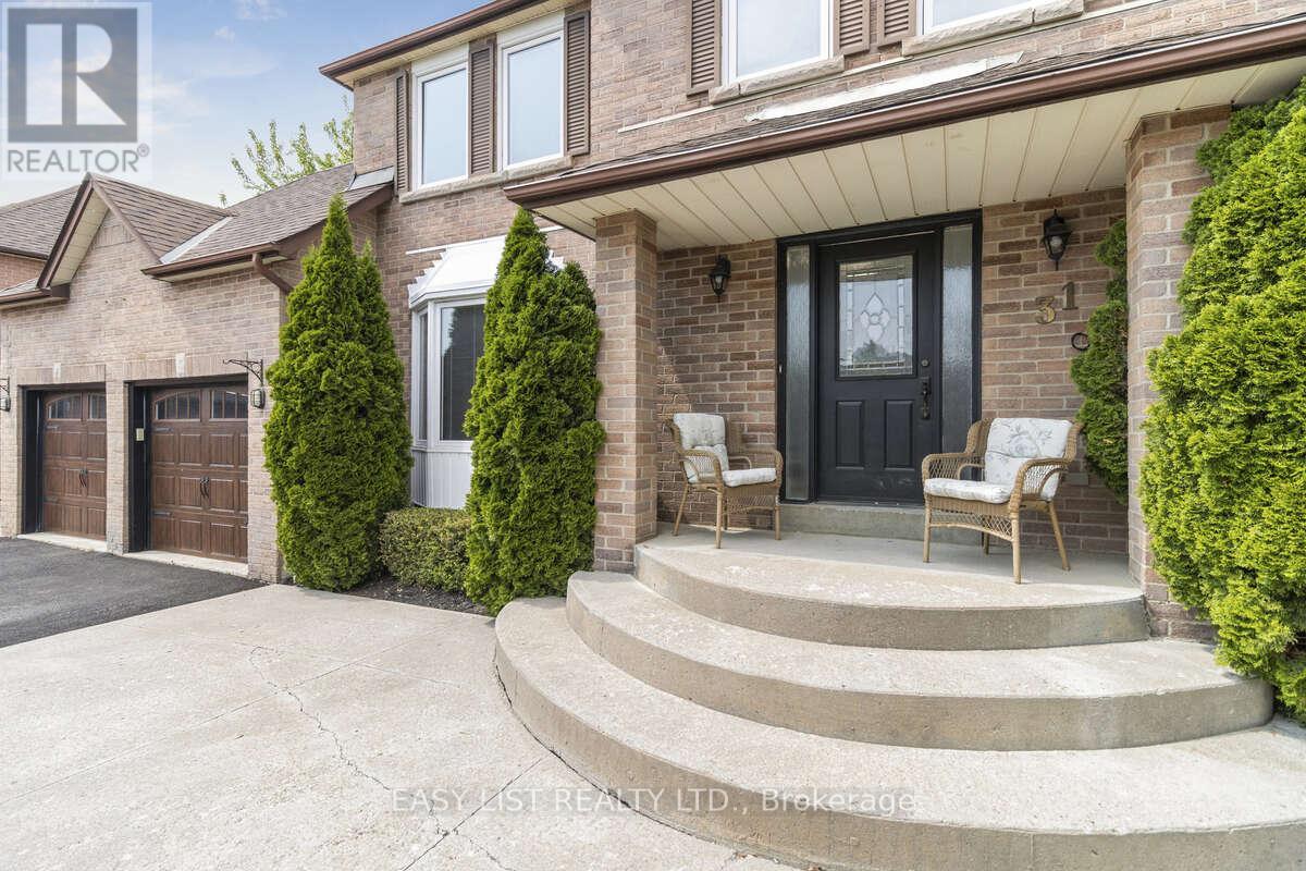 31 Bloomfield Trail, Richmond Hill, Ontario  L4E 2J8 - Photo 5 - N12901408