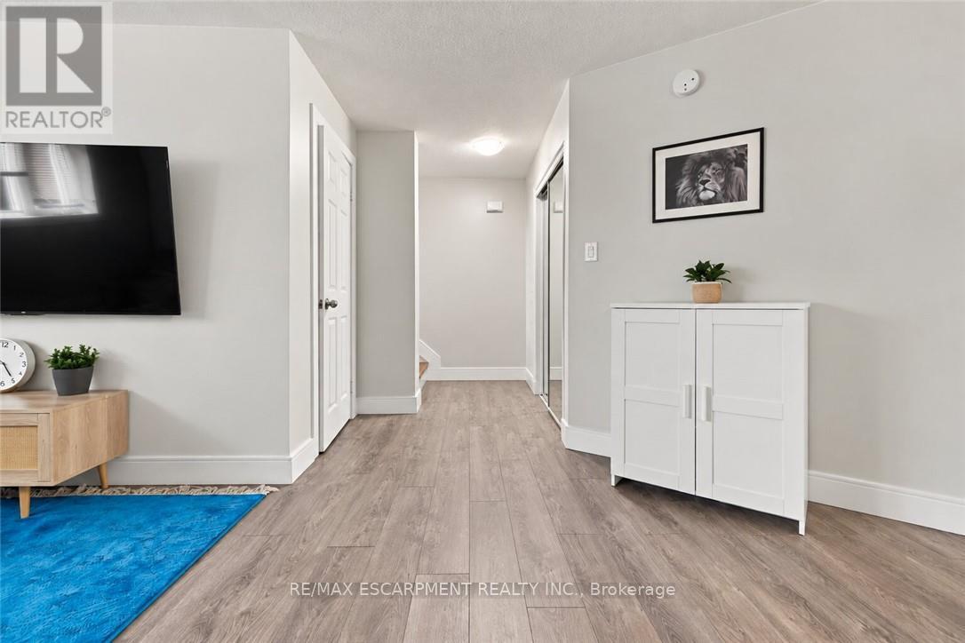 26 Renfrew Street E, Haldimand, Ontario  N3W 1E8 - Photo 23 - X13805172