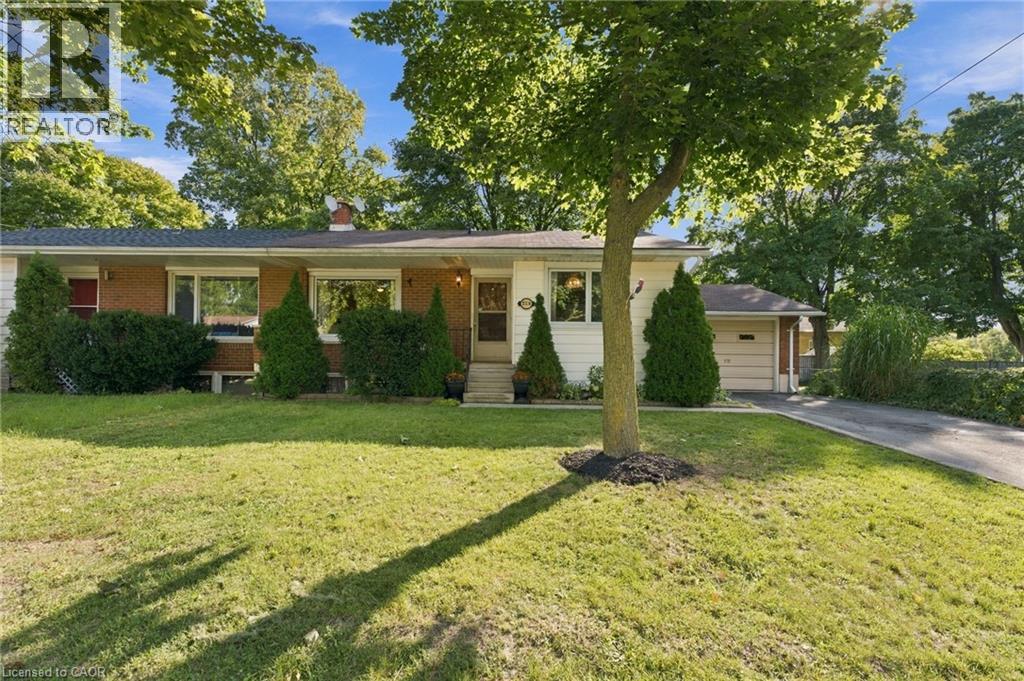 229 DRURY Lane, Strathroy, Ontario
