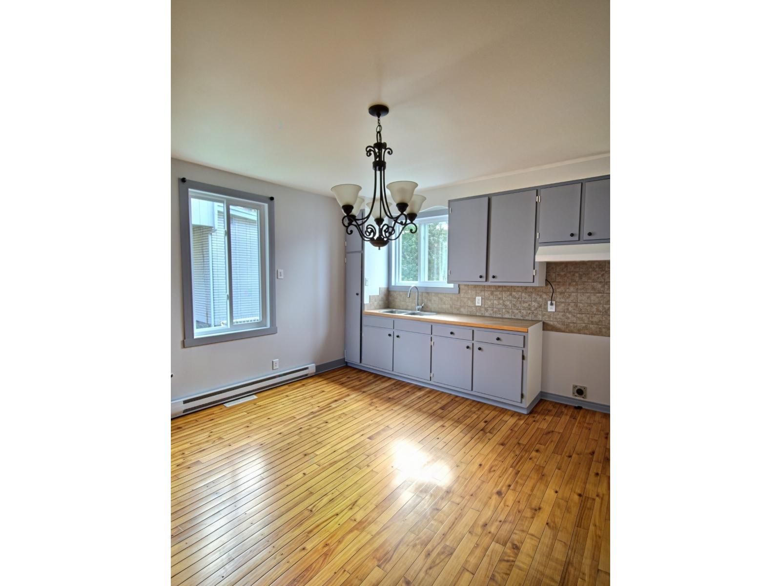 5-7 Rue Édouard Salaberry-de-Valleyfield Quebec Canada J6T2N7 4