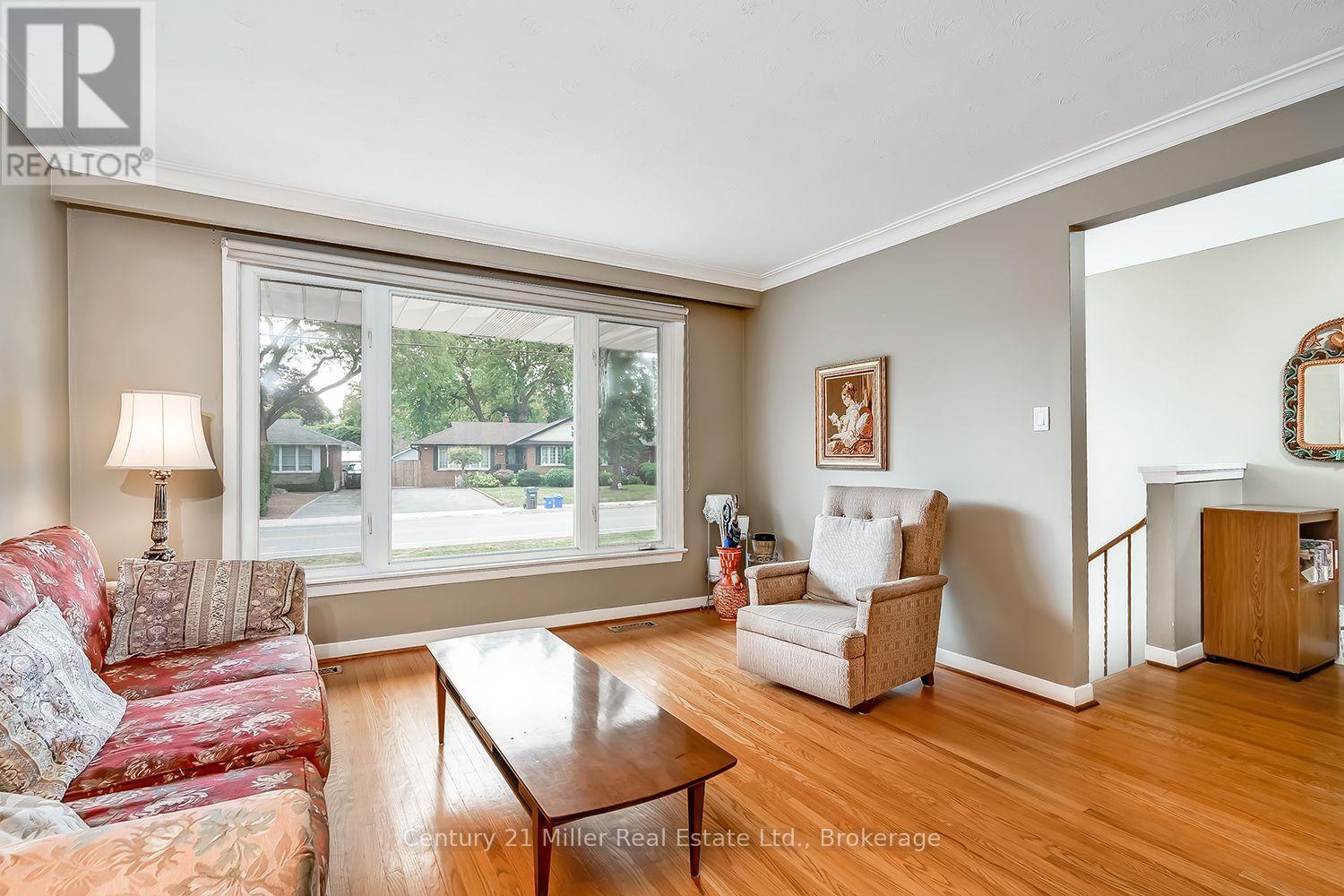 1135 Bridge Road N, Oakville, Ontario  L6L 2B6 - Photo 13 - W13843902