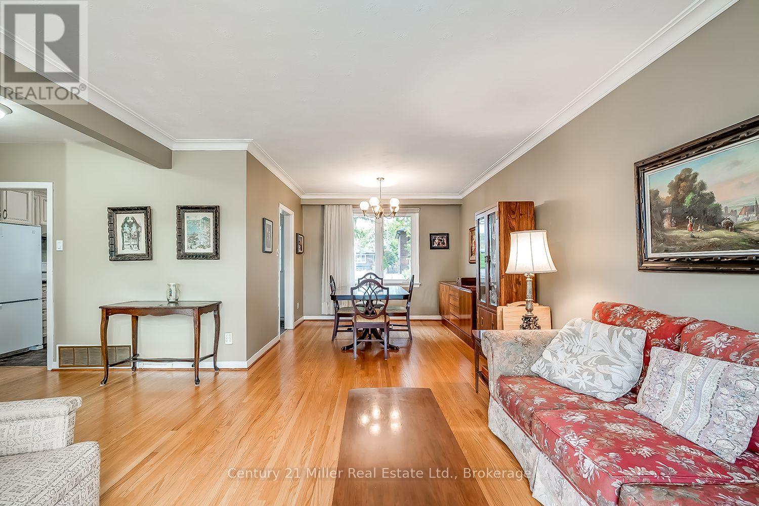 1135 Bridge Road N, Oakville, Ontario  L6L 2B6 - Photo 14 - W13843902