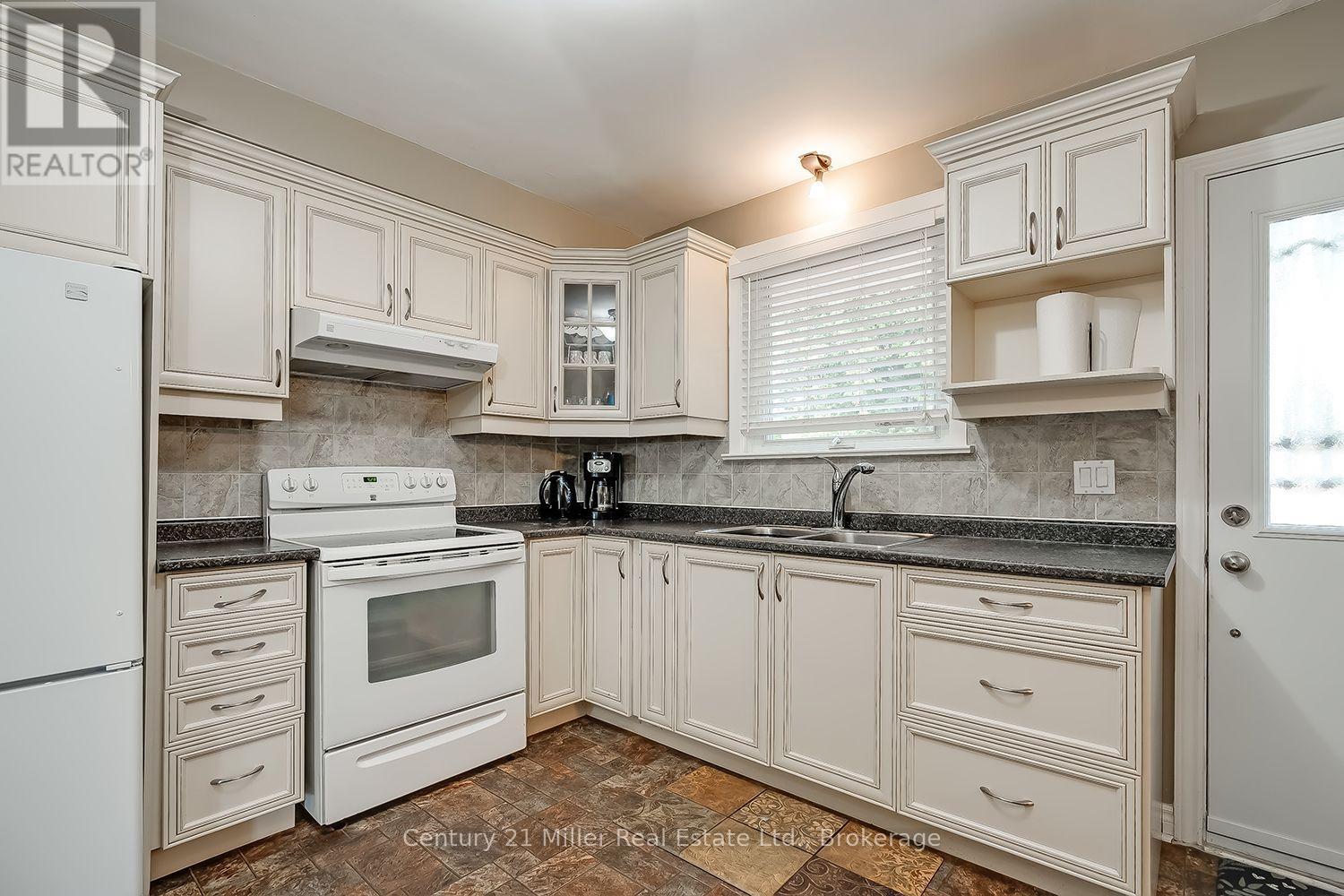 1135 Bridge Road N, Oakville, Ontario  L6L 2B6 - Photo 19 - W13843902