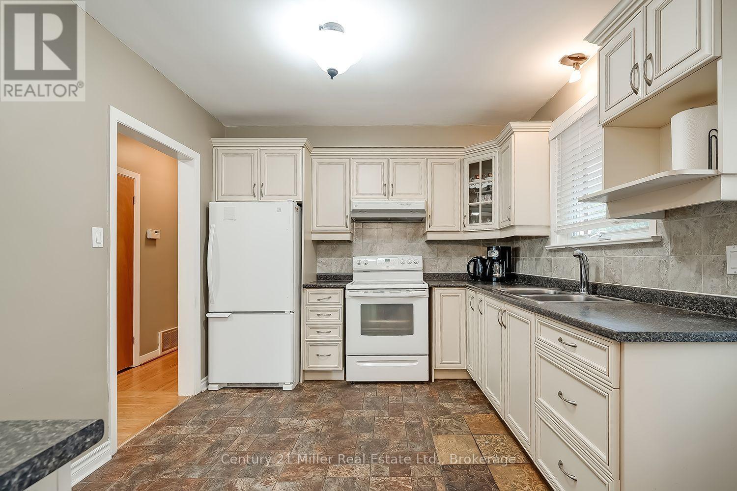 1135 Bridge Road N, Oakville, Ontario  L6L 2B6 - Photo 20 - W13843902