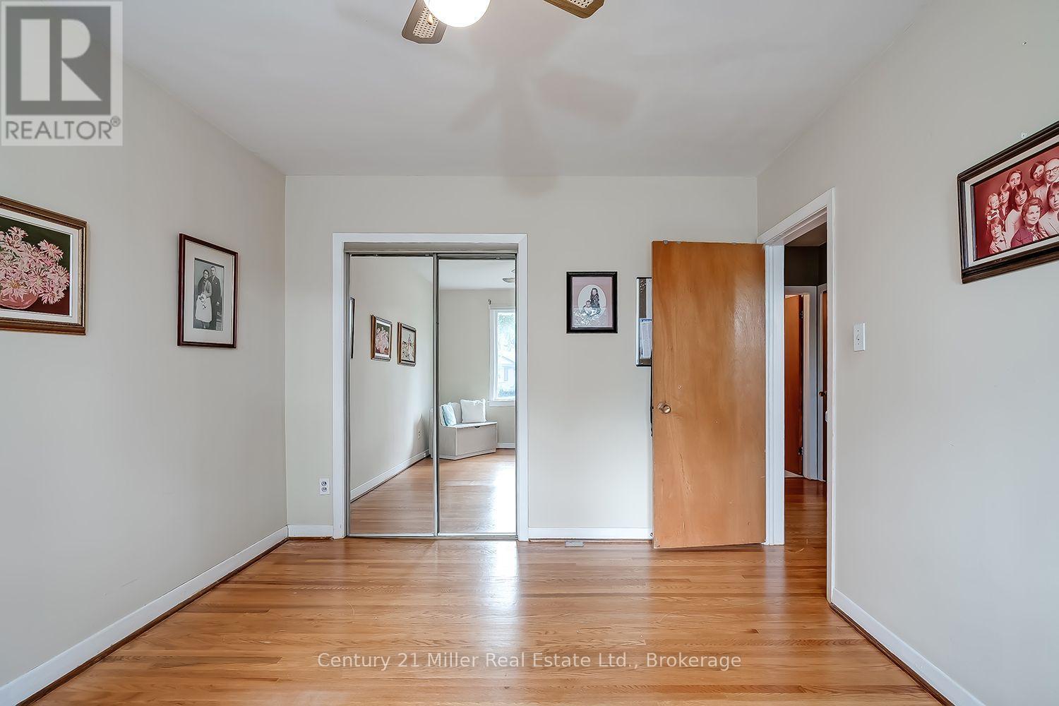 1135 Bridge Road N, Oakville, Ontario  L6L 2B6 - Photo 25 - W13843902