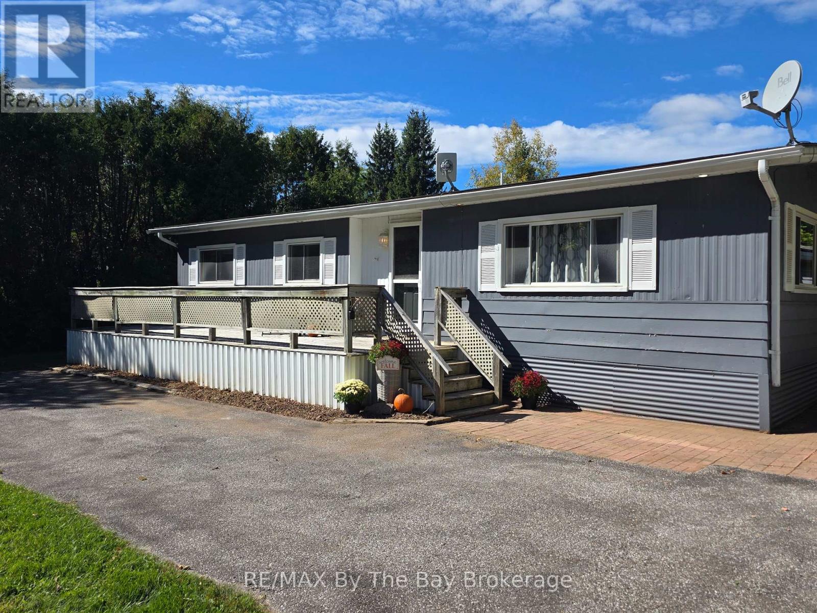 926 Brebeuf Road, Midland, Ontario  L4R 4K4 - Photo 1 - S13843844