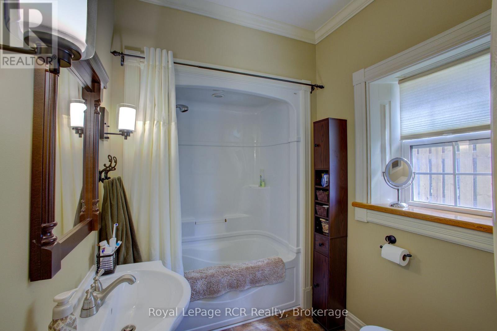 134 Frederick Street E, Wellington North, Ontario N0G 1A0 - Photo 18 - X13843758