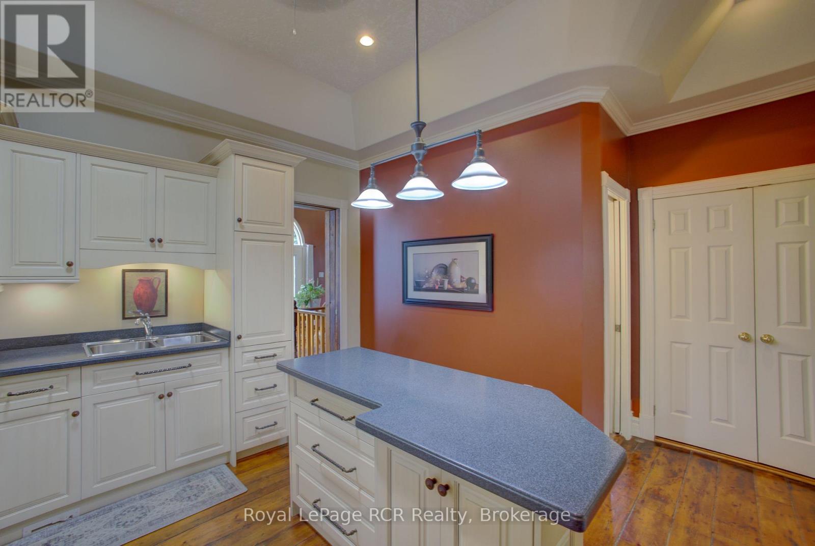 134 Frederick Street E, Wellington North, Ontario N0G 1A0 - Photo 5 - X13843758