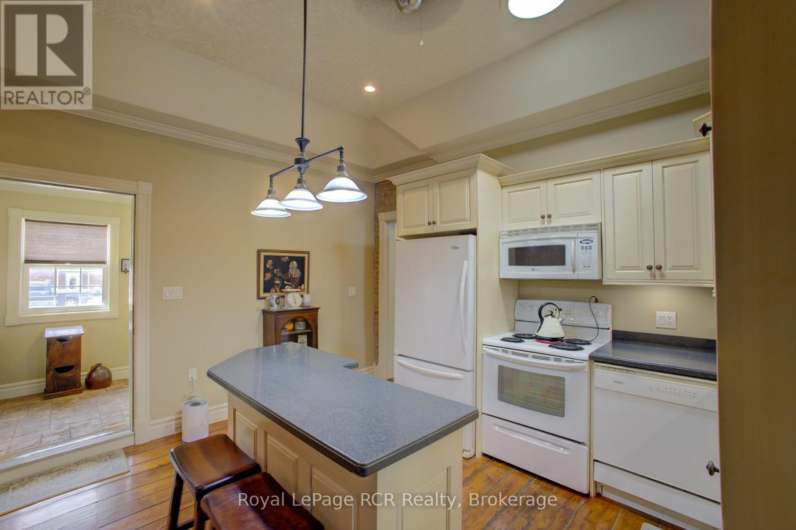 134 Frederick Street E, Wellington North, Ontario N0G 1A0 - Photo 7 - X13843758