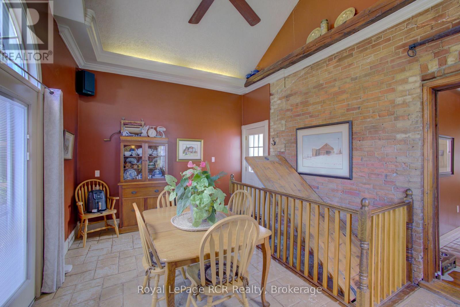 134 Frederick Street E, Wellington North, Ontario N0G 1A0 - Photo 9 - X13843758
