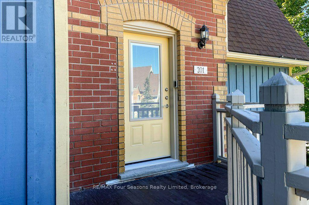 201 - 184 Snowbridge Way, Blue Mountains, Ontario L9Y 0V1 - Photo 2 - X13843960