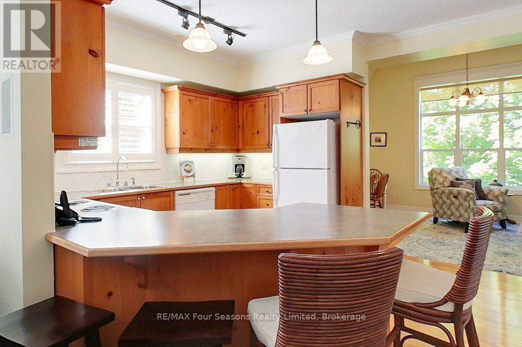 201 - 184 Snowbridge Way, Blue Mountains, Ontario L9Y 0V1 - Photo 8 - X13843960