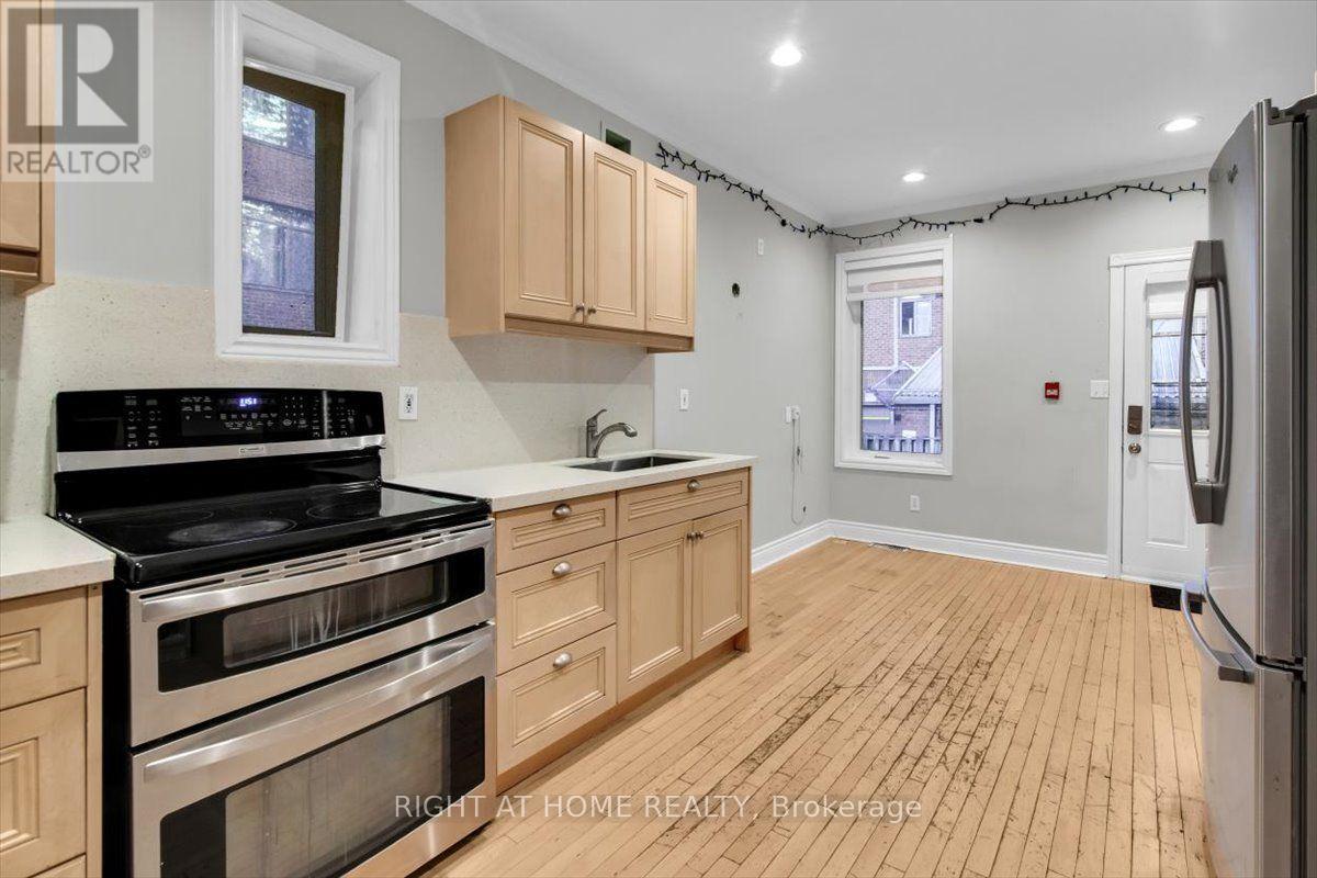 Main & Lower - 182 Mutual Street, Toronto, Ontario  M5B 2B3 - Photo 13 - C13843714