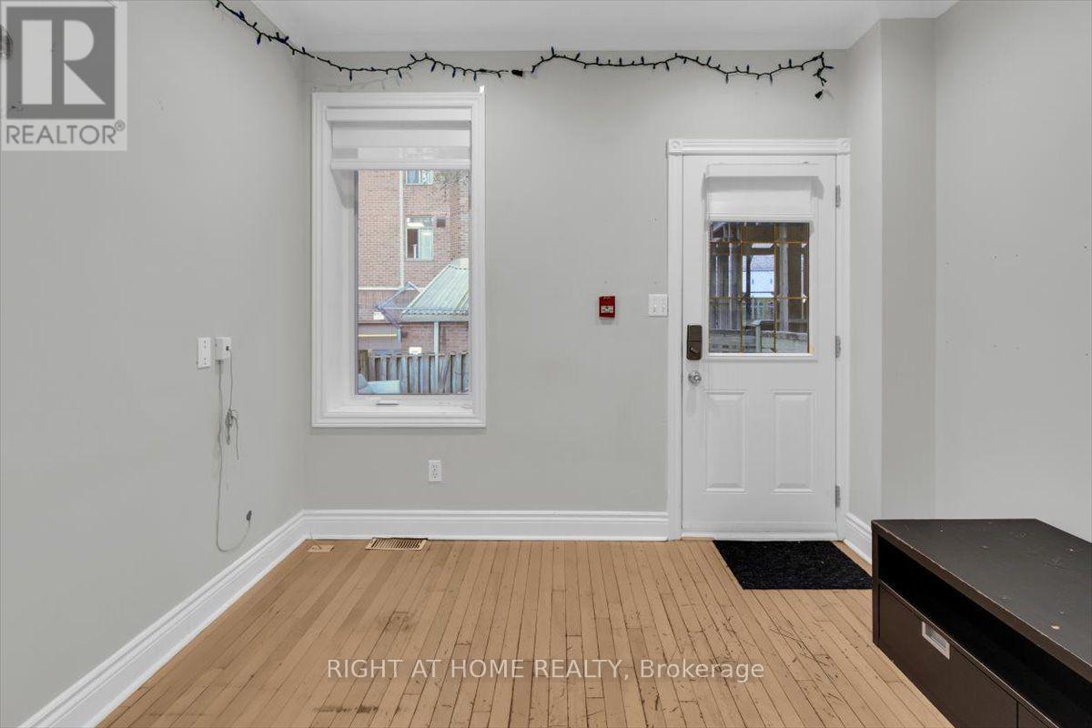 Main & Lower - 182 Mutual Street, Toronto, Ontario  M5B 2B3 - Photo 14 - C13843714