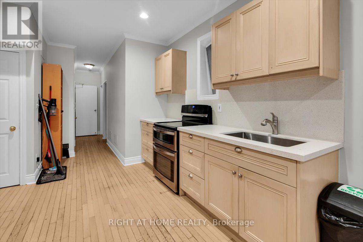Main & Lower - 182 Mutual Street, Toronto, Ontario  M5B 2B3 - Photo 15 - C13843714