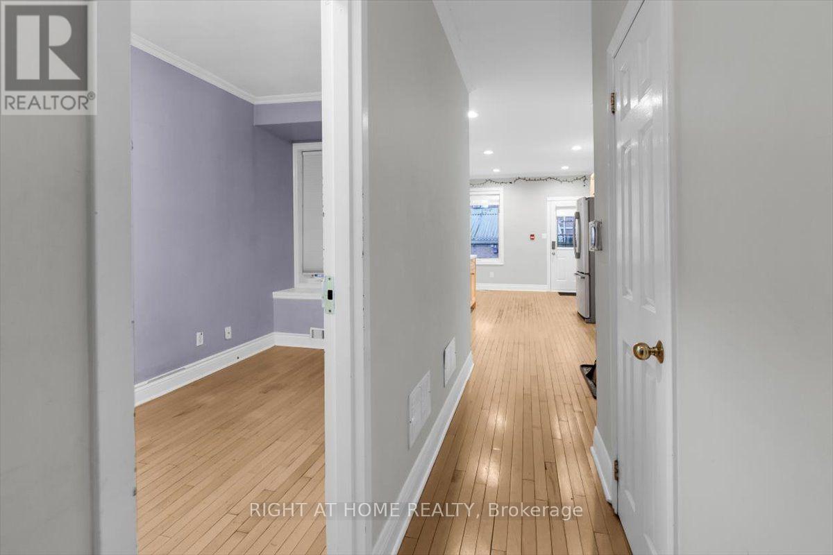 Main & Lower - 182 Mutual Street, Toronto, Ontario  M5B 2B3 - Photo 9 - C13843714