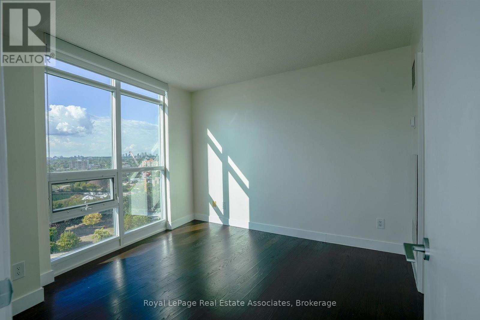 1904 - 231 Fort York Boulevard, Toronto, Ontario  M5V 1B2 - Photo 13 - C13843738