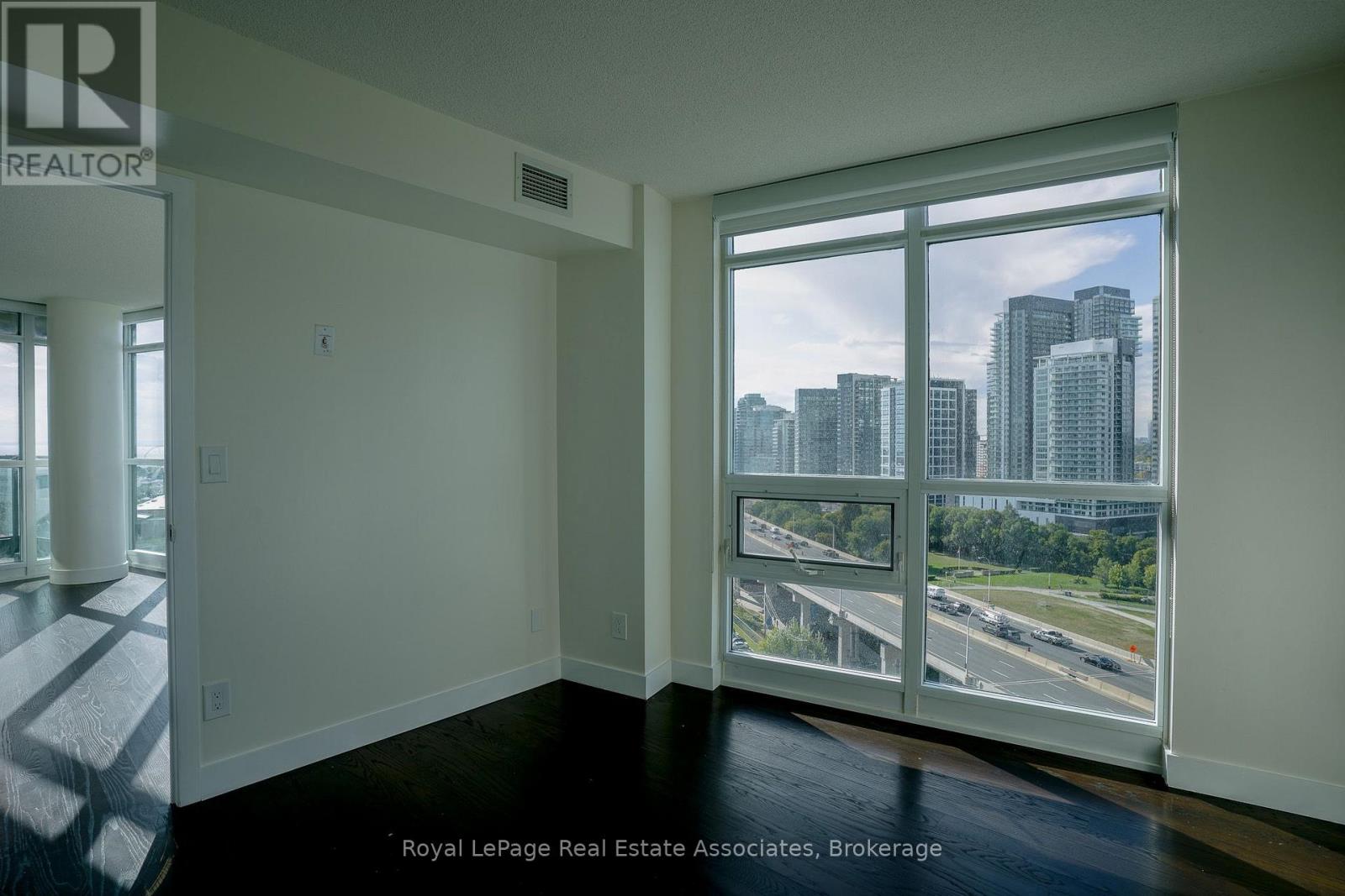 1904 - 231 Fort York Boulevard, Toronto, Ontario  M5V 1B2 - Photo 14 - C13843738