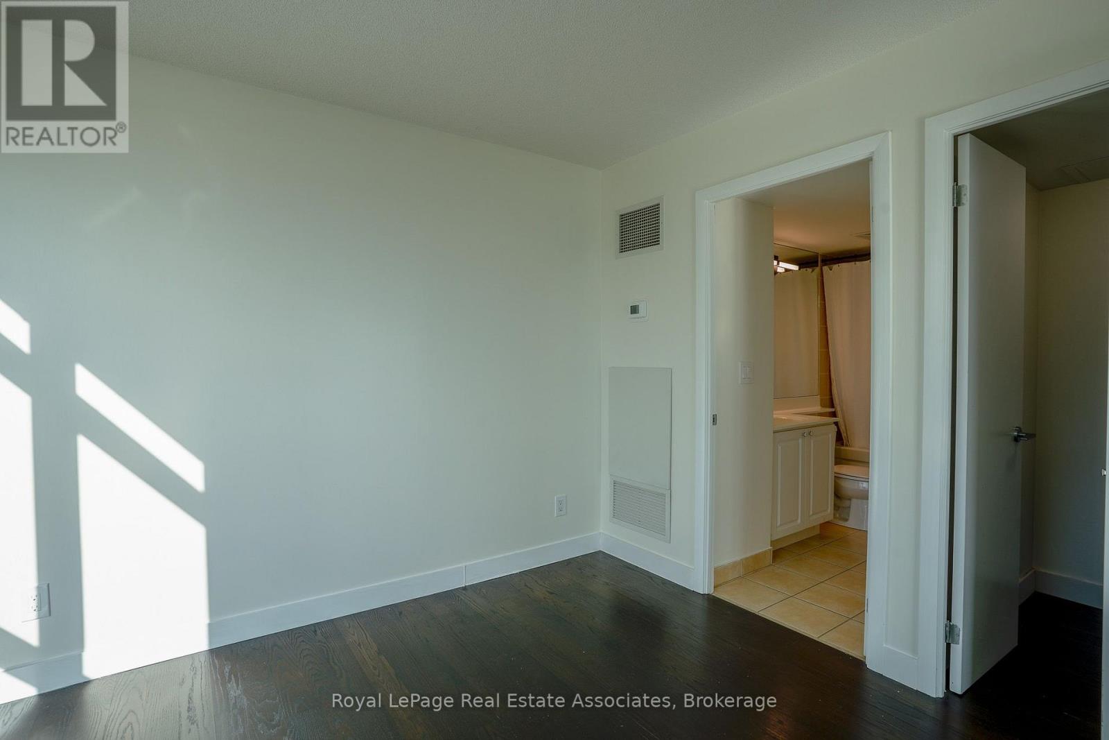 1904 - 231 Fort York Boulevard, Toronto, Ontario  M5V 1B2 - Photo 15 - C13843738