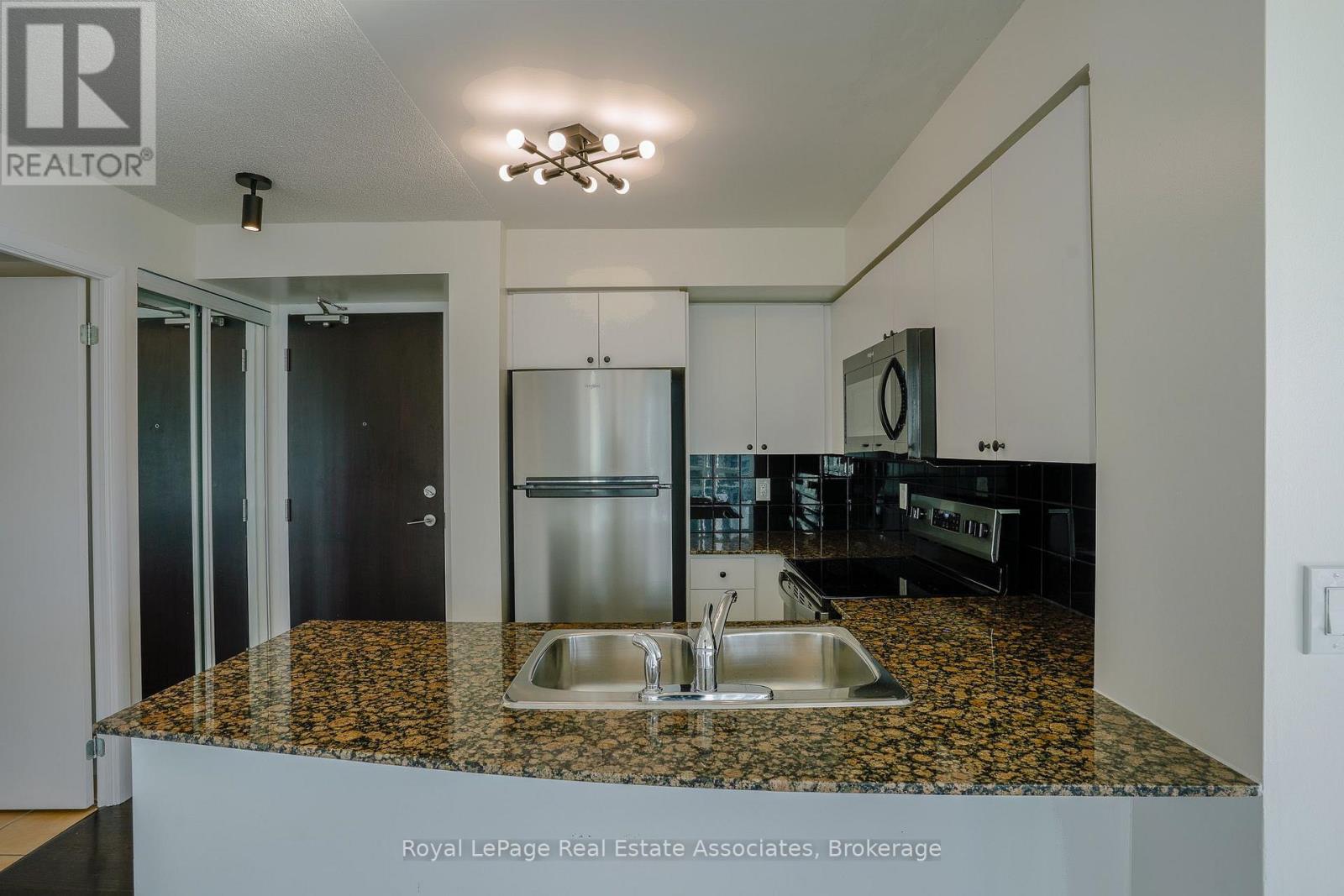 1904 - 231 Fort York Boulevard, Toronto, Ontario  M5V 1B2 - Photo 24 - C13843738