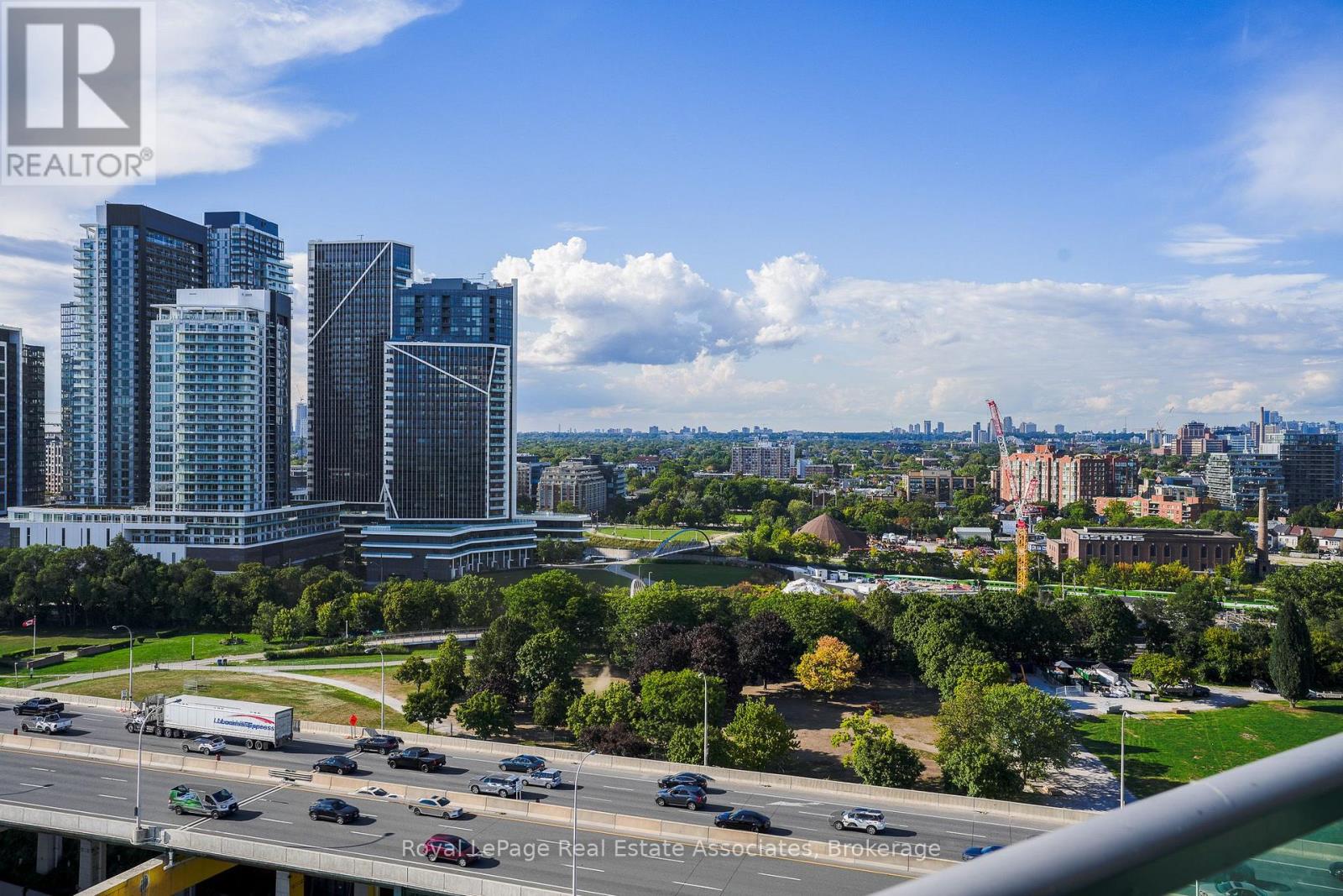 1904 - 231 Fort York Boulevard, Toronto, Ontario  M5V 1B2 - Photo 37 - C13843738