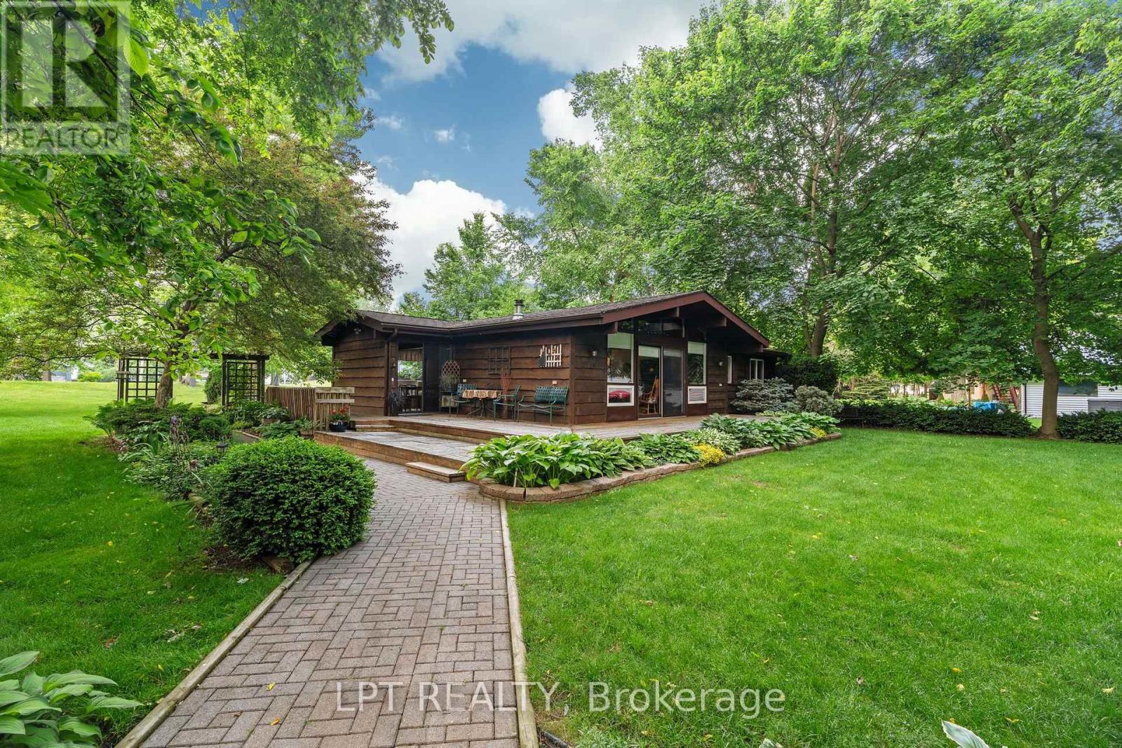 8452 DEFORE DRIVE, Lambton Shores, Ontario