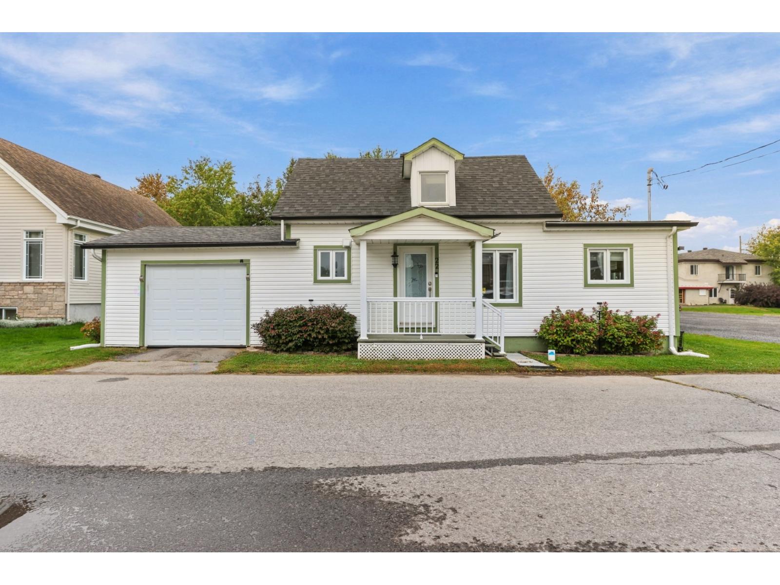 22 Rue St-Jean-Baptiste Saint-Polycarpe Quebec Canada J0P1X0 2